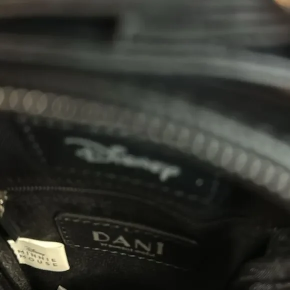 Disney Minnie crossbody bag with Kate Spade
Minnie Mouse. - Picture 5 of 9